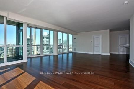 Property Photo: 33 Bay Street 4807 ON M5J 2Z3