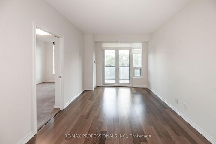 Property Photo:  1135 Royal York Road 312  ON M9A 0C3 