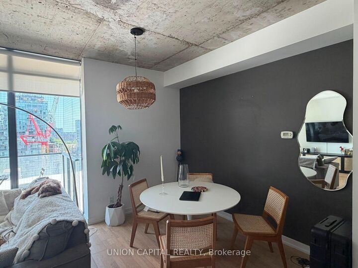 Property Photo: 95 Bathurst Street 818 ON M5V 0S7