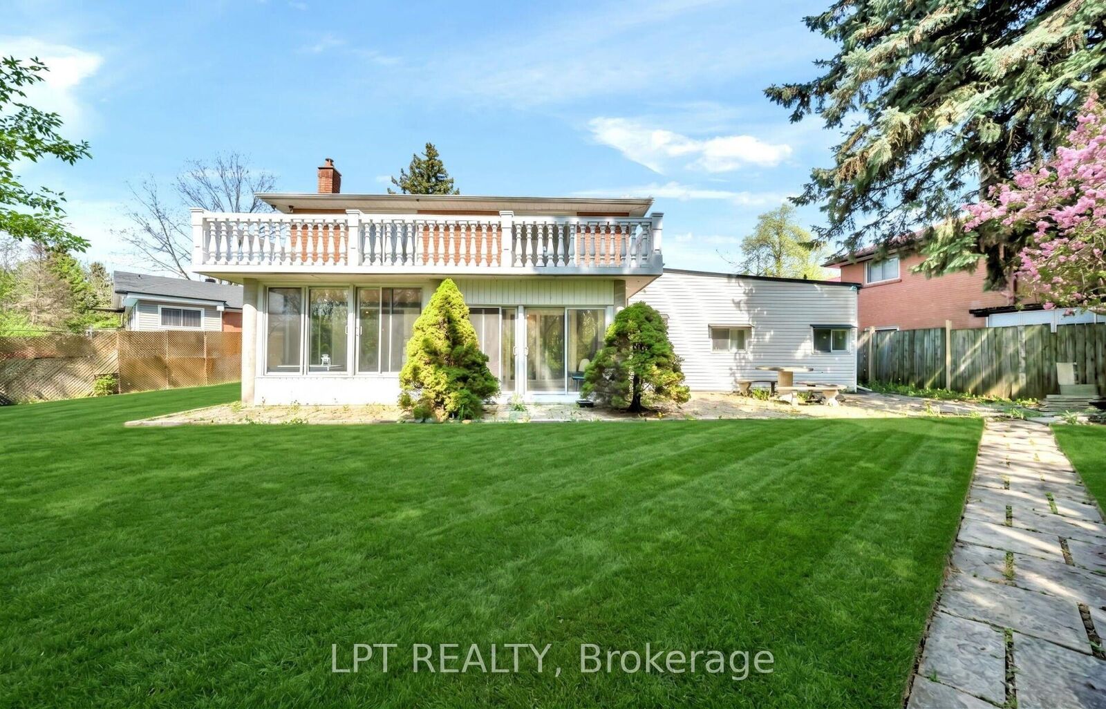 Property Photo: 41 Keegan Crescent ON M3J 1G1