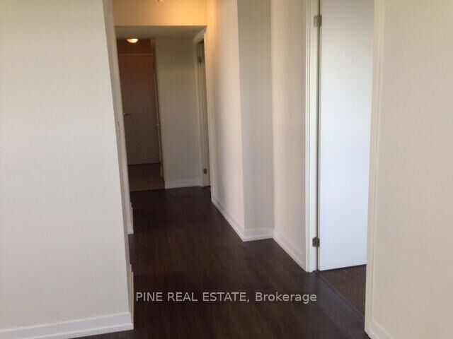 Property Photo: 812 Lansdowne Avenue 1212 ON M6H 4K5