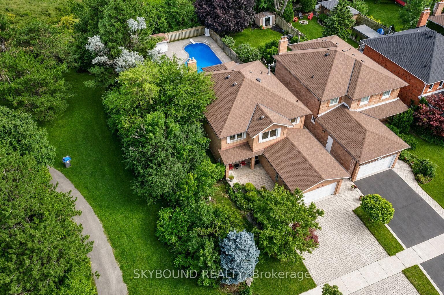 Property Photo: 1944 Aldermead Road ON L5M 3A1