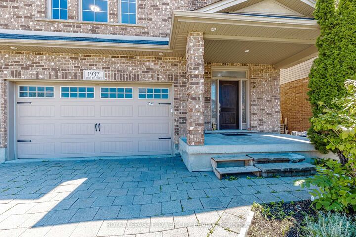 Property Photo:  1937 Jubilee Crescent  ON N6G 0H7 