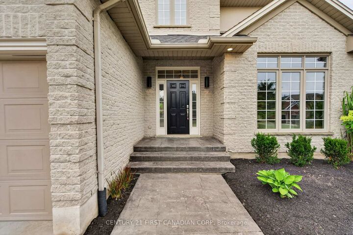 Property Photo: 1027 Manchester Road ON N6H 5J1