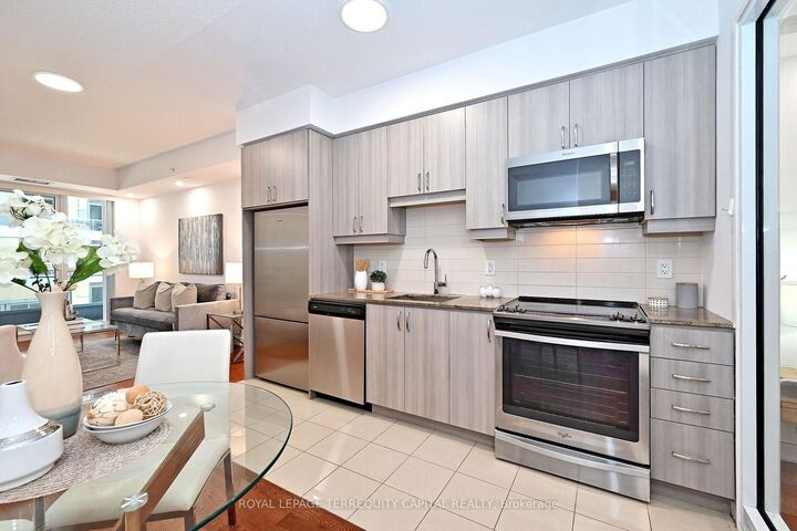 Photo de la propriété:  9199 Yonge Street SE-306  ON L4C 1H7 