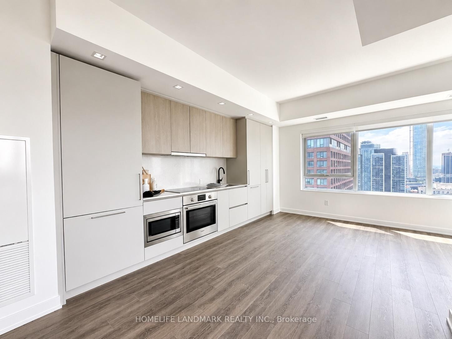 Property Photo:  609 Sherbourne Street 3904  ON M4X 0A4 