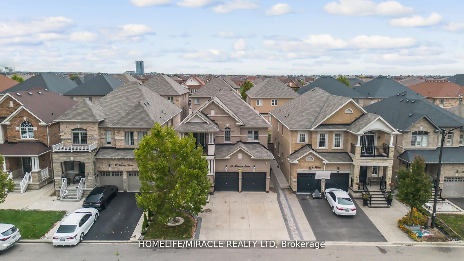 Photo de la propriété:  10 Kenora Street  ON L6X 5N8 