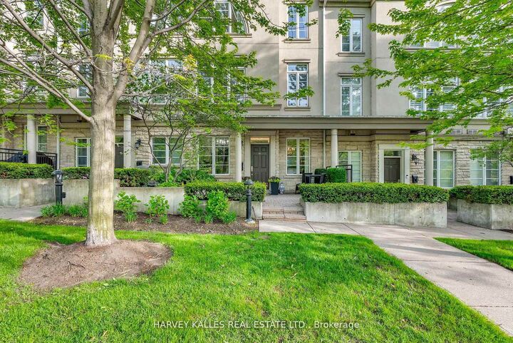 Property Photo: 51 York Mills Road 313 ON M2P 1B6