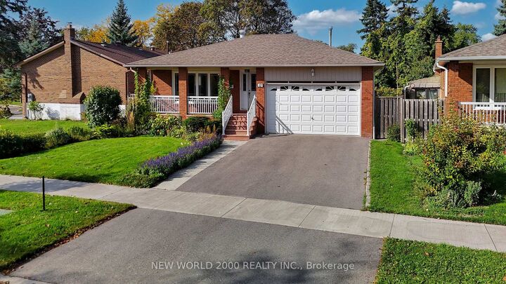 Property Photo: 17 Squirewood Road ON M2J 4T2