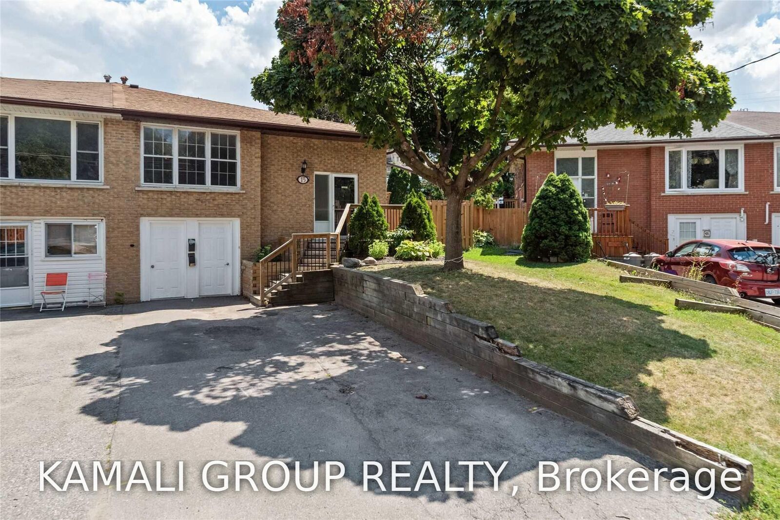 Photo de la propriété:  15 Walter Avenue Main  ON L3Y 2T2 