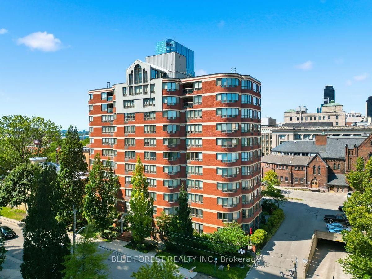 Property Photo: 7 Picton Street 904 ON N6B 3N7