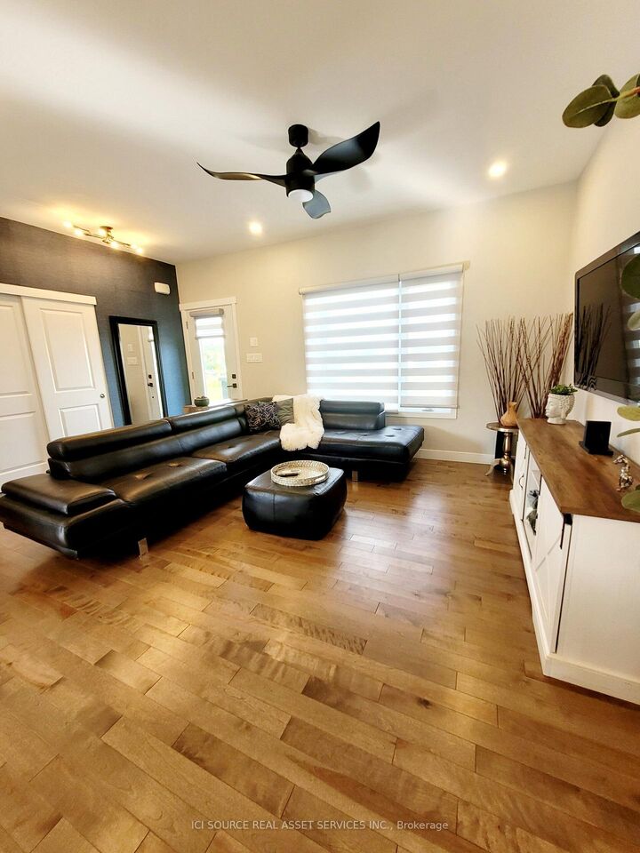 Property Photo:  274 Roxanne Street  ON K0A 1N0 