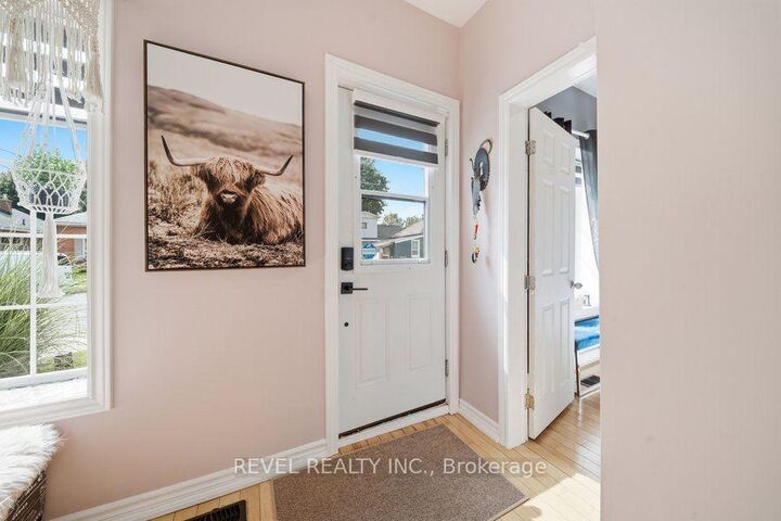 Property Photo: 11 Esther Street ON N3S 6K3