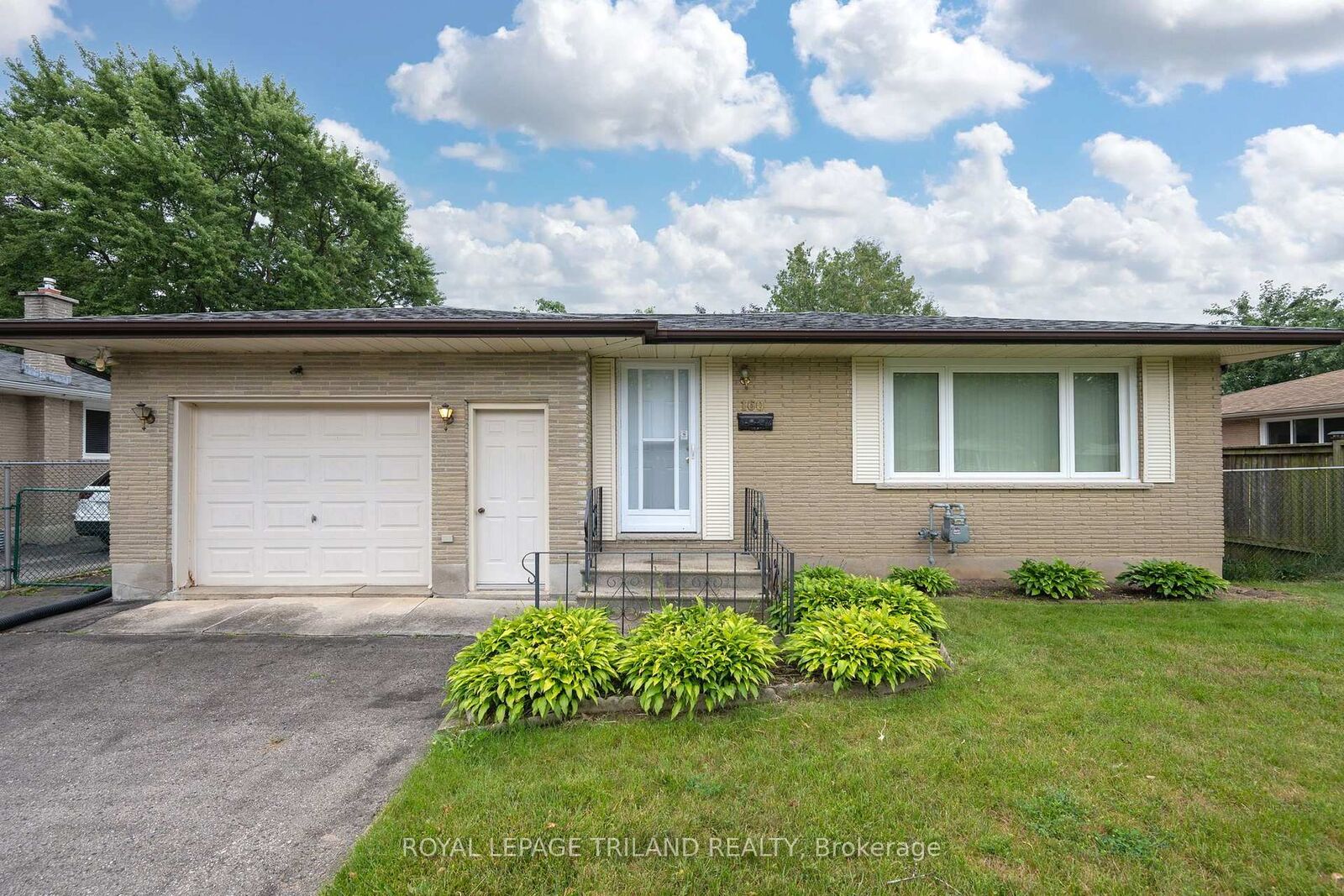 Property Photo: 160 Wellesley Crescent ON N5V 1J7