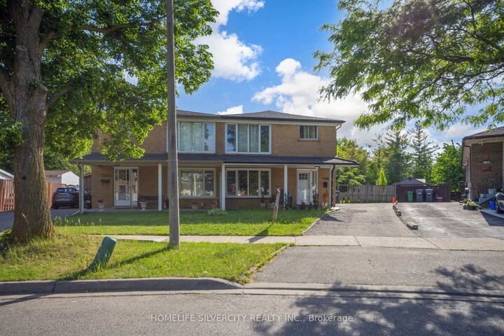 Property Photo: 7582 Discus Crescent ON L4T 2V3