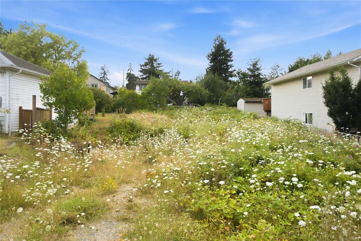 Property Photo: 840 Victoria Rd BC V9R 4R8