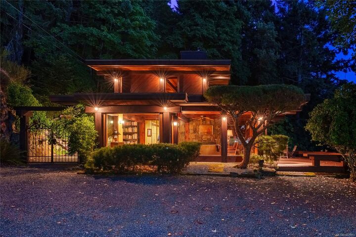 Property Photo: 939 Khenipsen Rd BC V9L 5L3