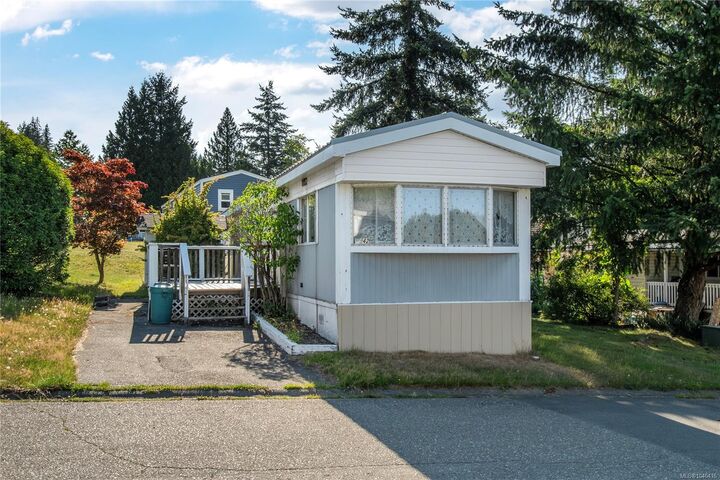 Property Photo: 1160 Shellbourne Blvd #42 BC V9W 5G5