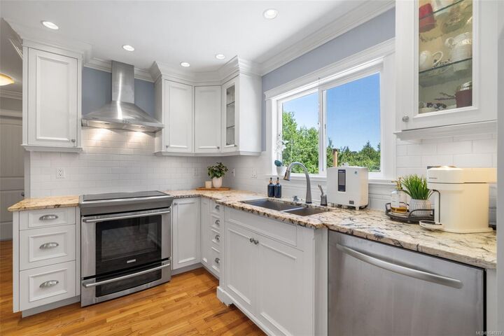 Property Photo: 4147 Hawkes Ave BC V8Z 3Y9