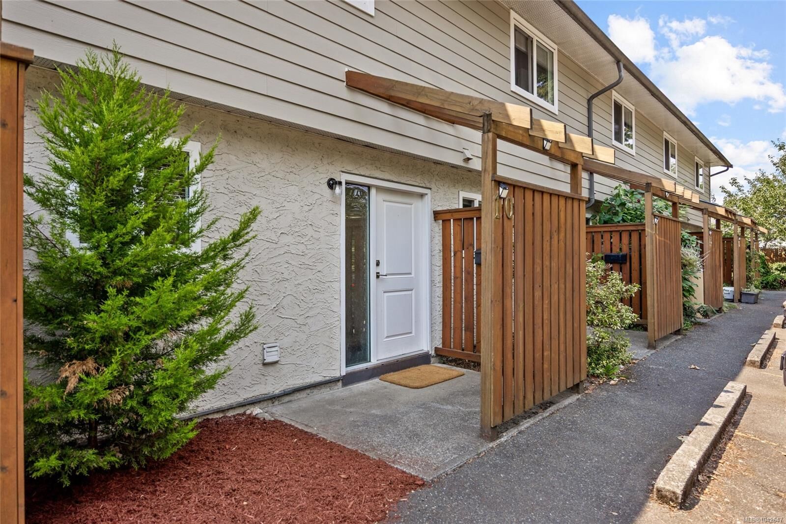 Property Photo:  951 17th St #10  BC V9N 7P8 