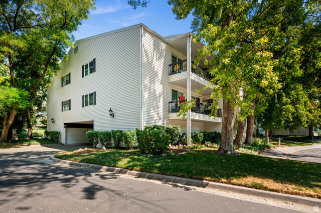 Property Photo: 4079 S 685 E D UT 84107