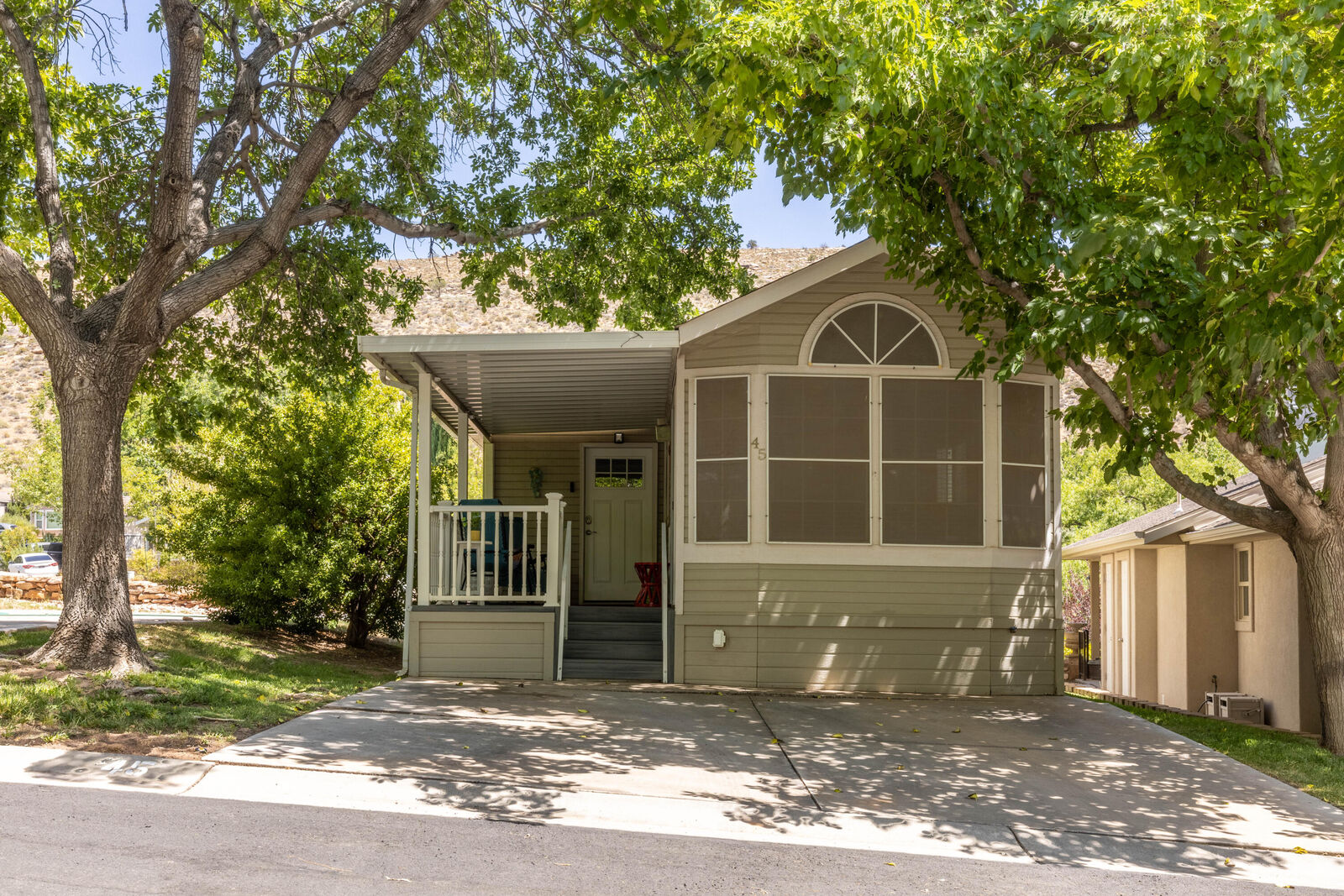 Property Photo: 45 Cottonwood Ln UT 84737