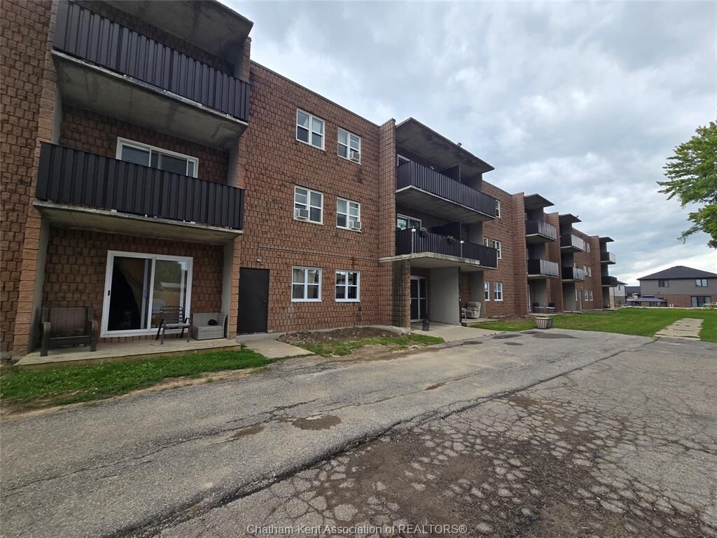 Property Photo: 276 Merritt Avenue 108 ON N7M 3G1