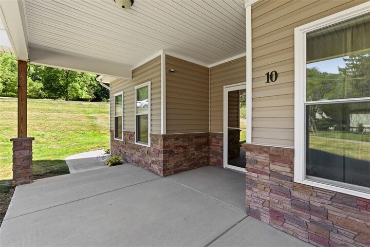 Property Photo:  10 Walker Street  PA 15071 