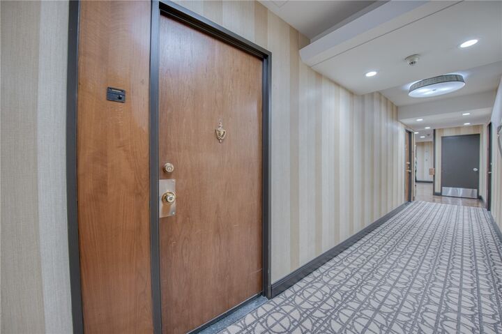 Property Photo:  320 Fort Duquesne Blvd 26N  PA 15222 
