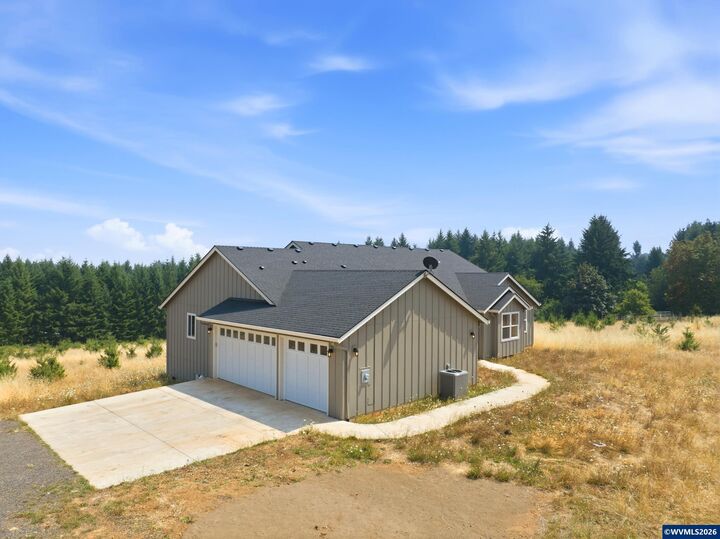 Property Photo:  16575 SE Woodland Heights Rd  OR 97101 