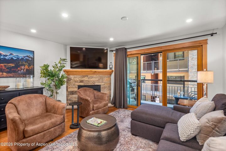 Property Photo:  400 Wood Road H-2113  CO 81615 