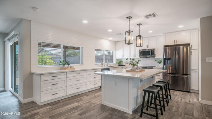 Property Photo:  940 E Harmony Avenue  AZ 85204 