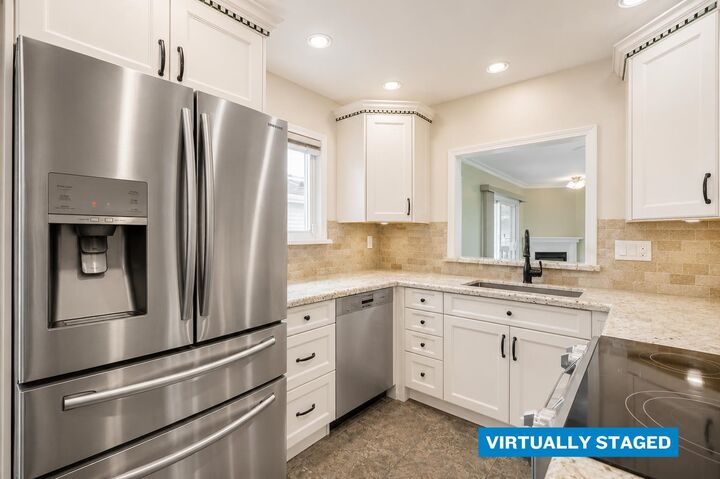 Property Photo: 1400 164 Street 64 BC V4A 8V8