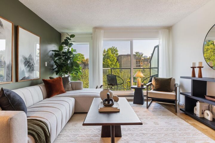 1355 W 4th Avenue 8 — photo 1