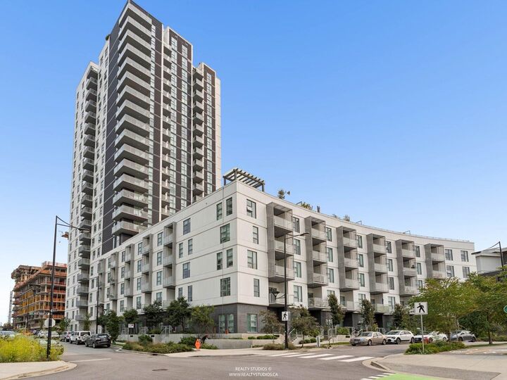 3430 E Kent Avenue 1401 — photo 1