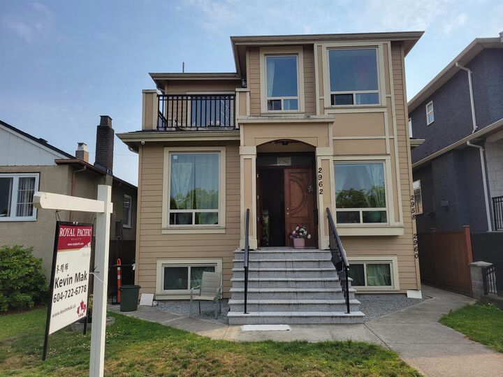 2962 Kitchener Street — photo 1