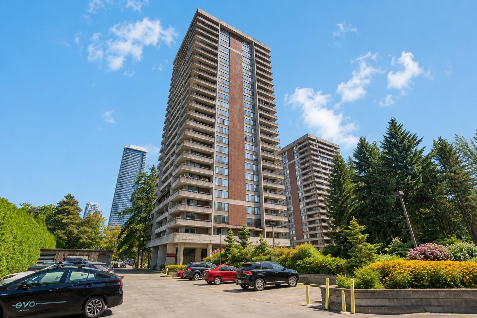 Property Photo: 3755 Bartlett Court 1701 BC V3J 7G7