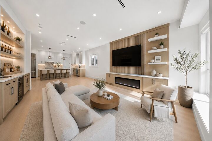Property Photo: 16473 20 Avenue BC V3Z 9M9