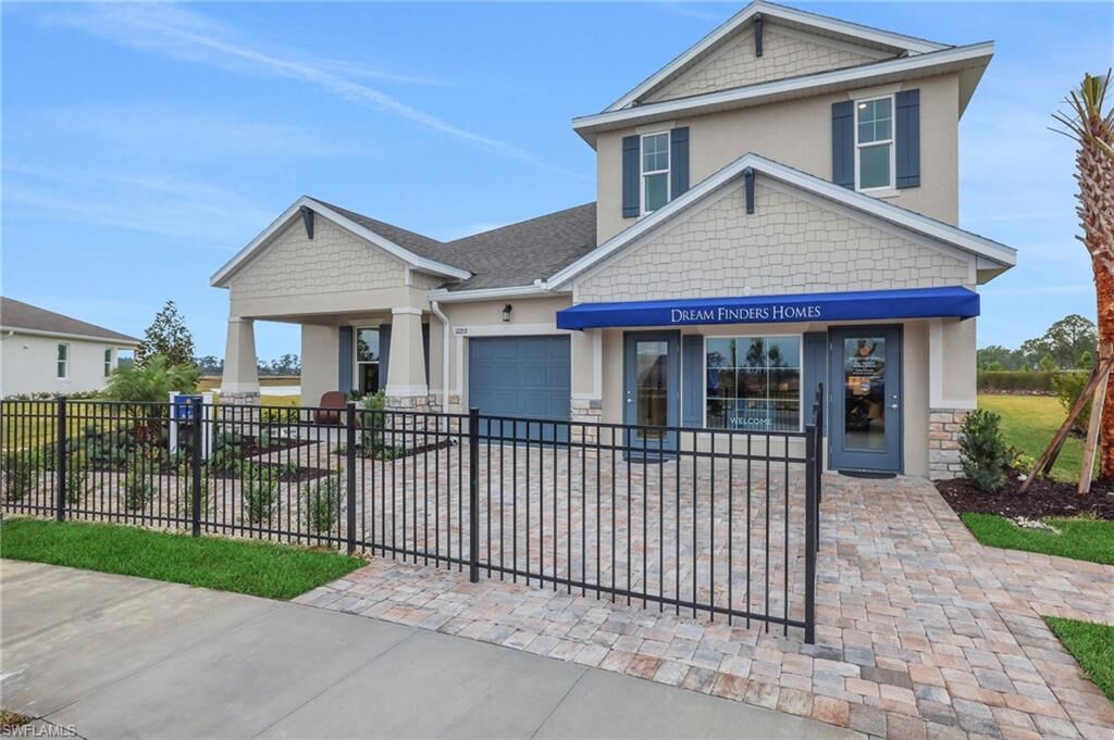 Property Photo: 17297 Cottontail Cir FL 33982