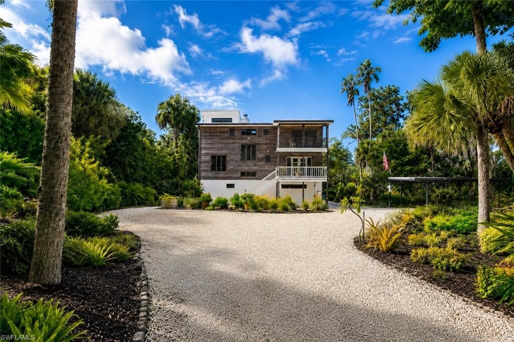 Property Photo:  4359 County Rd 78  FL 33935 