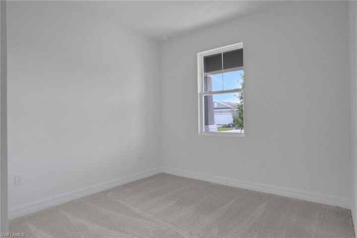 Property Photo: 16880 Cottontail Cir FL 33982