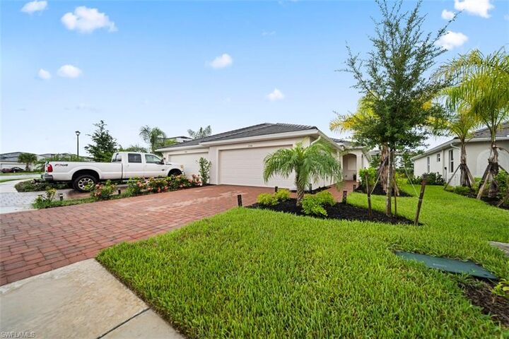Property Photo: 2356 Dragonfruit Way FL 34120