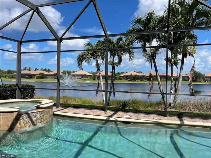 Property Photo: 6557 Caldecott Dr FL 34113