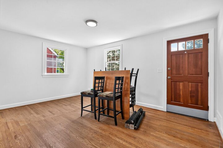 Property Photo: 1607 W Braddock Road VA 22302