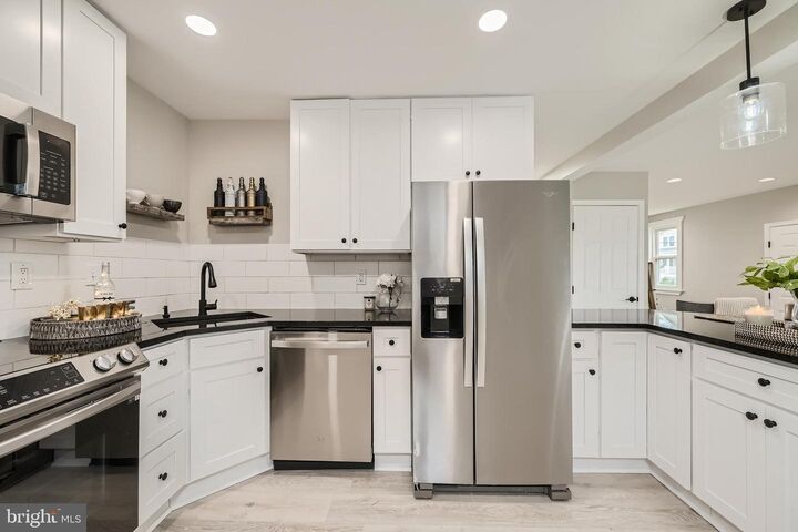 Property Photo:  822 Wise Avenue Wise Ave  MD 21222 