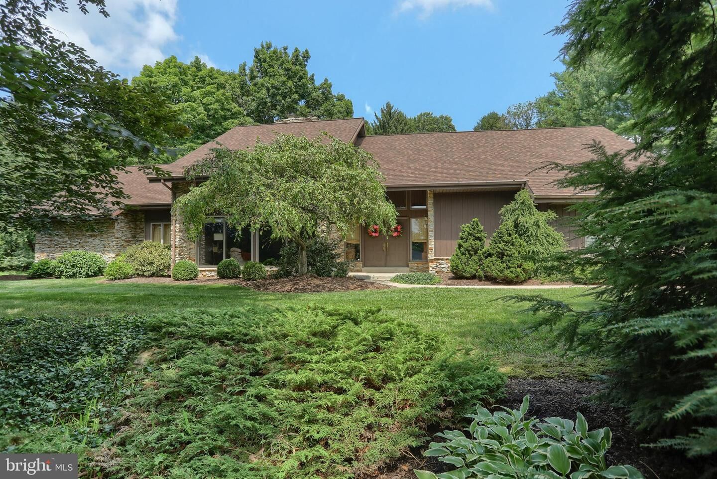 Property Photo:  1801 Fieldcrest Road  PA 17042 