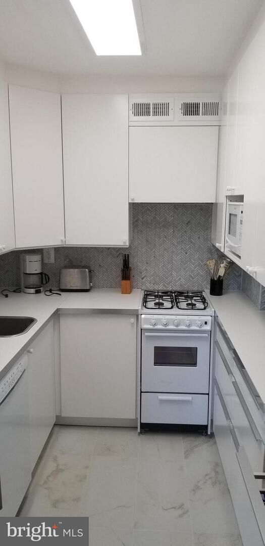 Property Photo:  430 M Street SW N-410  DC 20024 