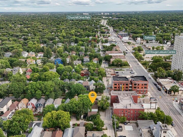 Property Photo:  255 Morley Avenue  MB R3L 0Y2 
