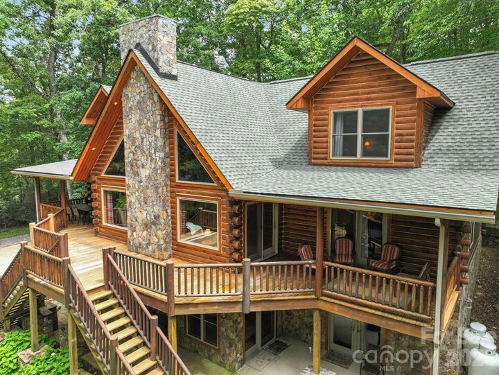 Property Photo: 475 S Toe River Road NC 28714