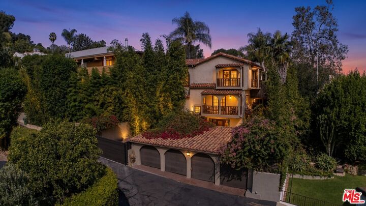 Property Photo: 3249 Bennett Dr CA 90068